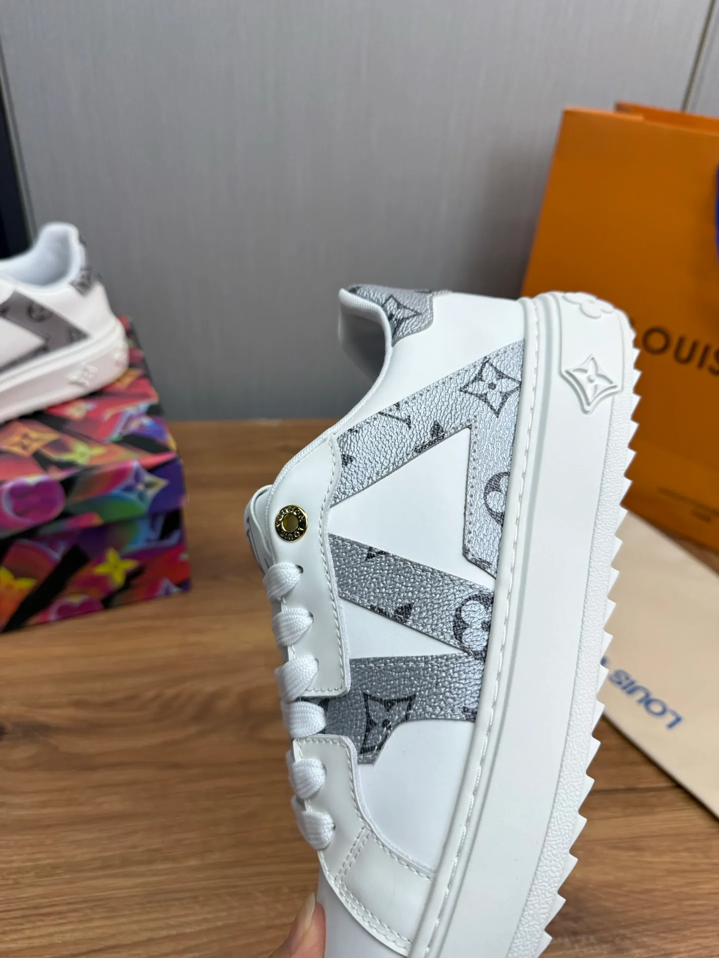 Men's shoes 💰520💰 LOUIS VUITTON [Luden Yiwei] The new trendy Lv is on the market 🎁, casual and fashionable men's shoes 👟 The upper is made of imported silk cowhide + cowhide mesh lining, the original wear-resistant rubber outsole, the version is simple and elegant, exclusive for trendy men. 38-44